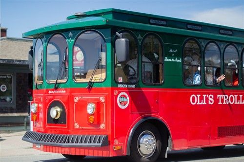 Oli's red and green trolley in Bar Harbor